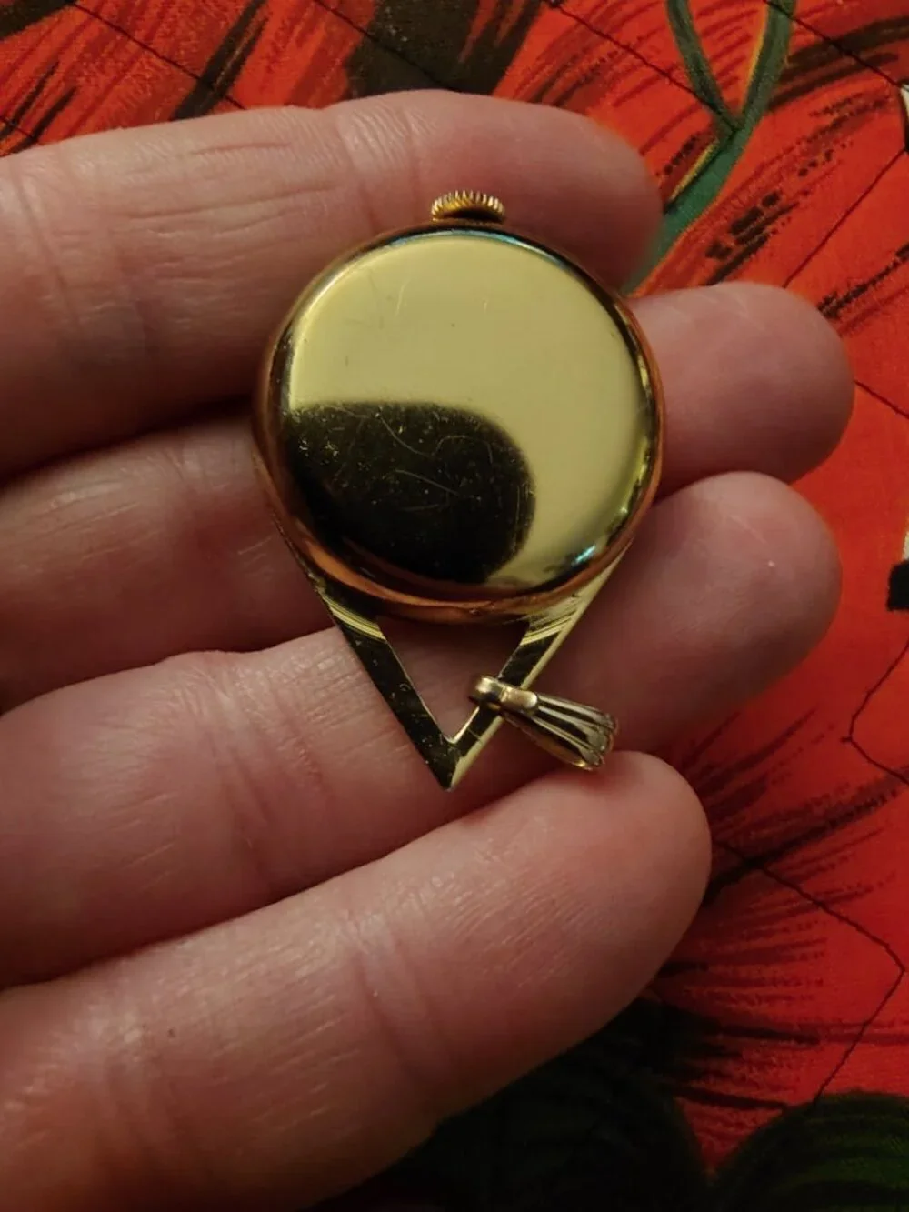 Vintage pendant watch   runs great  nice retro!!!
